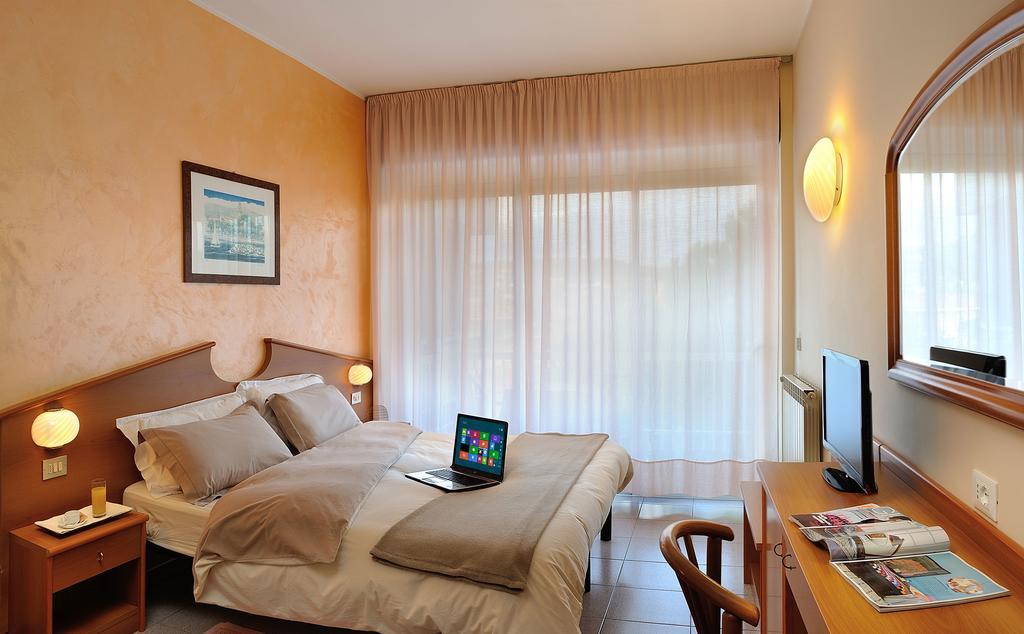 Corallo Wellness Hotel Diano Marina Zewnętrze zdjęcie
